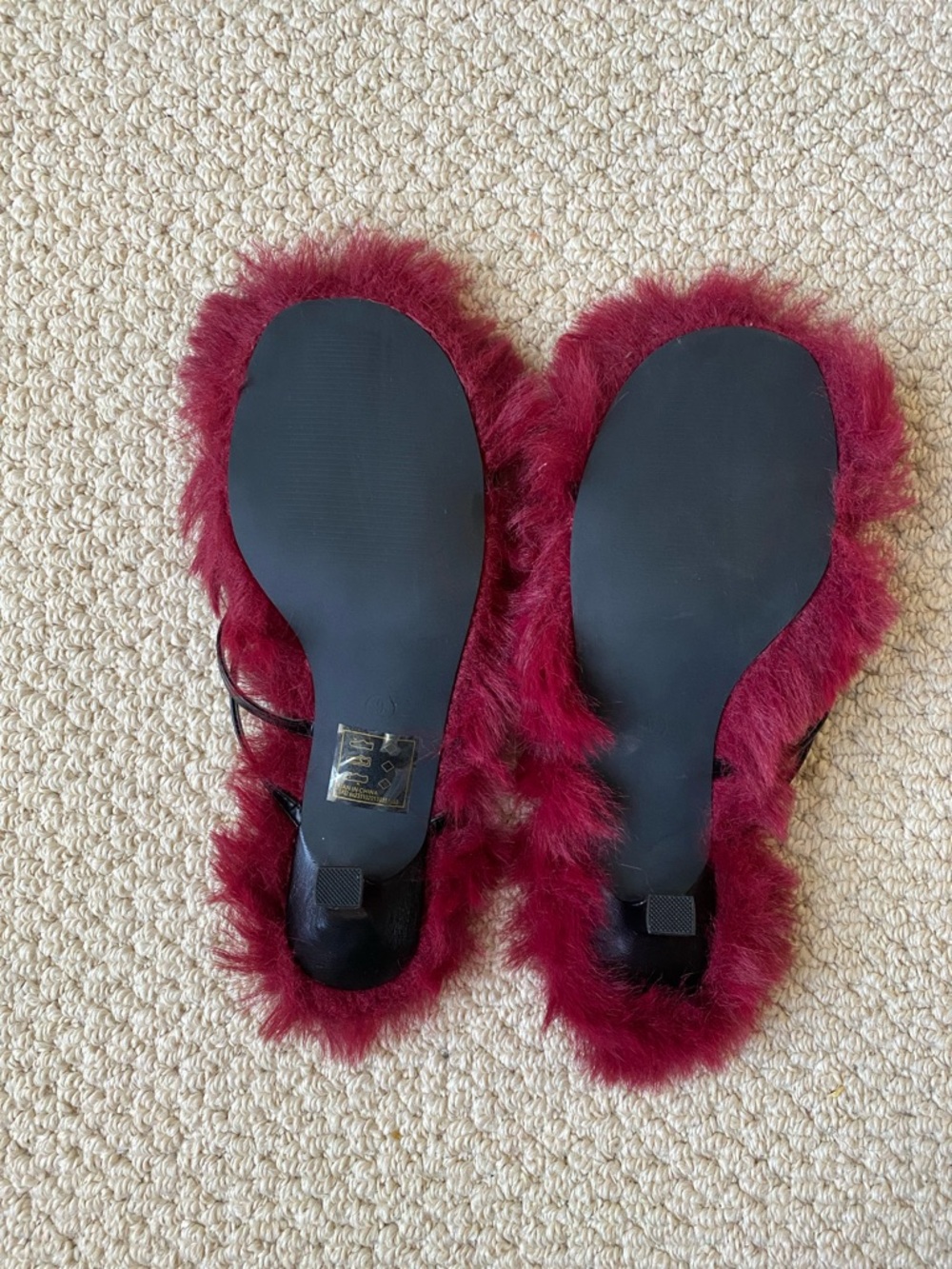 SHEIN Burgundy Faux-Fur Slip-On Mules with Black Straps - Picture 2 of 3